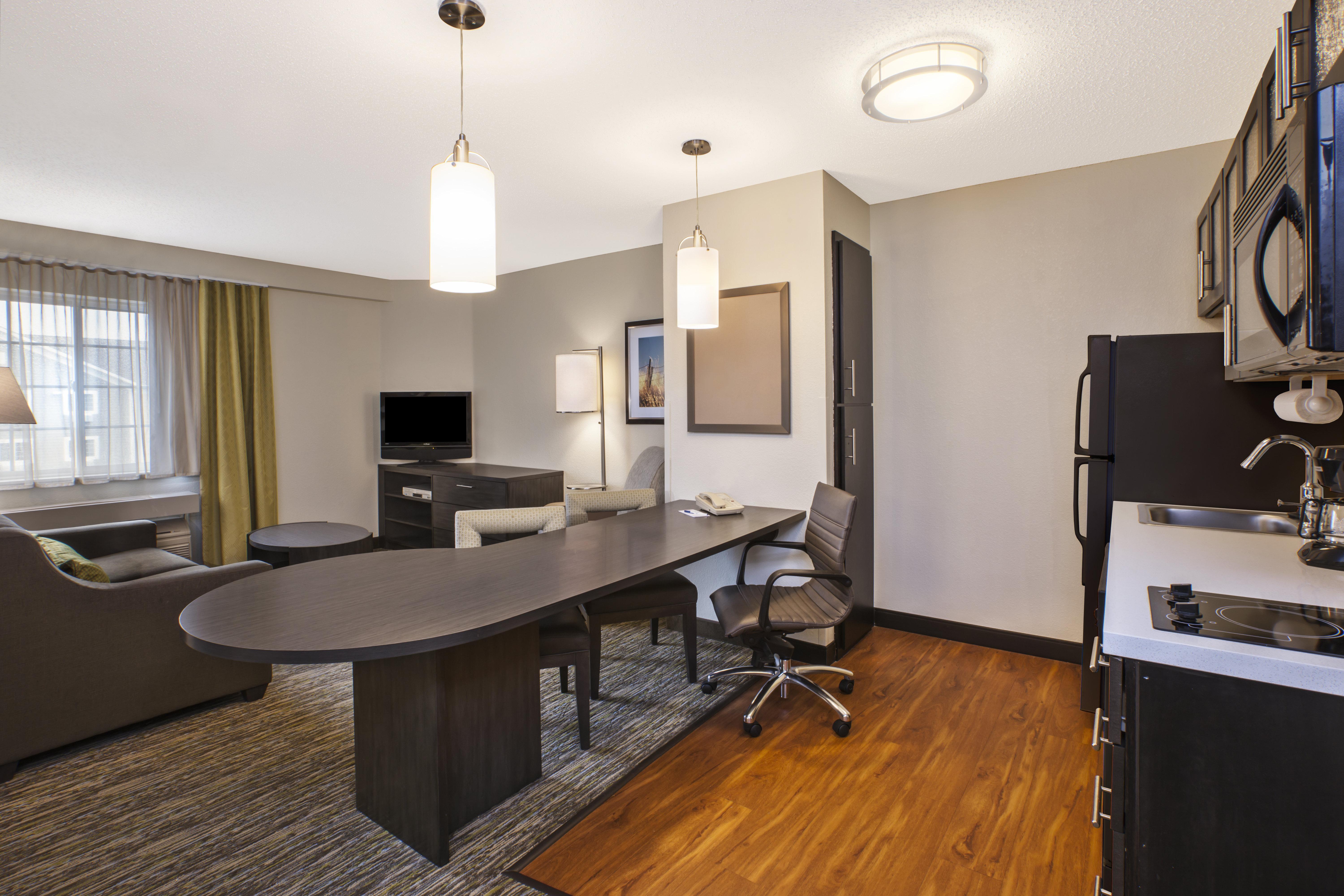 Candlewood Northeast By Ihg 2*